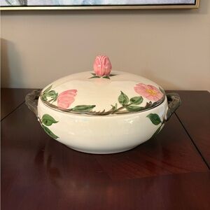Franciscan Desert Rose- 2.5 quart covered casserole
